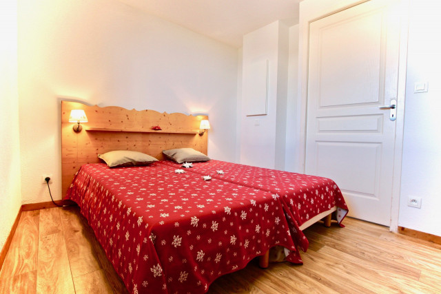 _lv_images__lot_0016190451_06_5965965