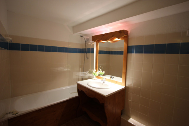 _lv_images__lot_0016190460_07_5627445