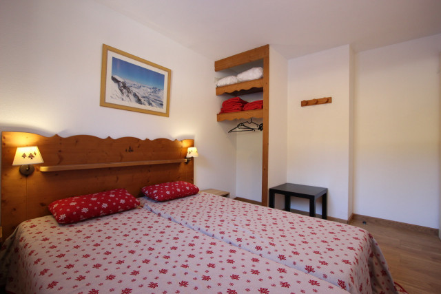 _lv_images__lot_0016190469_04_5807513