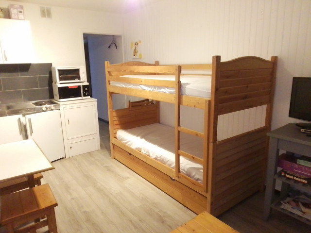 _lv_images__lot_0016190493_02_5852755