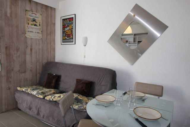 _lv_images__lot_0016190496_04_5881010