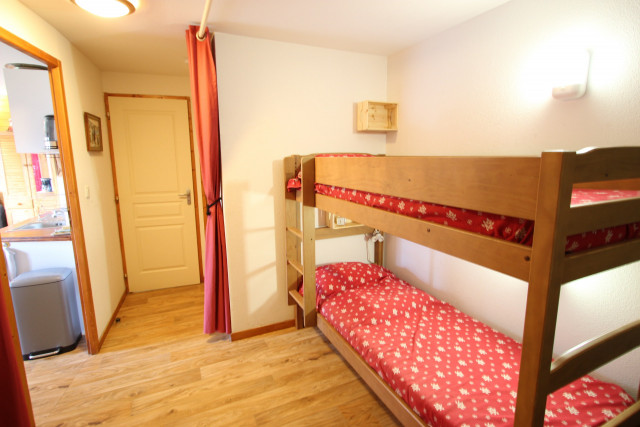 _lv_images__lot_0016190511_05_6030946