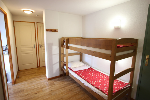 _lv_images__lot_0016190514_04_5971849