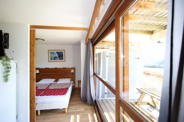 _lv_images__lot_0016190534_02_5989247