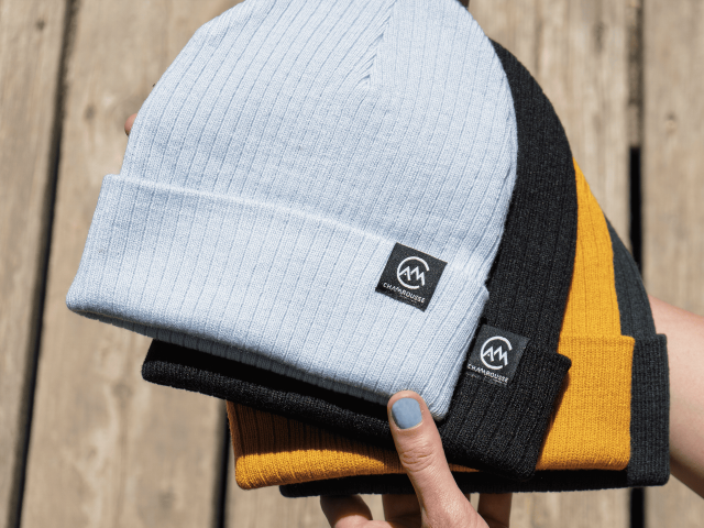 Bonnet Chamrousse trois couleurs (bleu, vert et jaune)