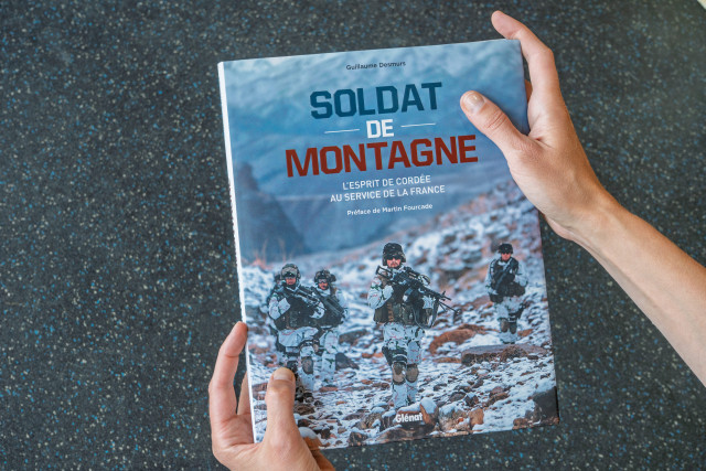 Livre 130 ans des troupes de montagne Chamrousse
