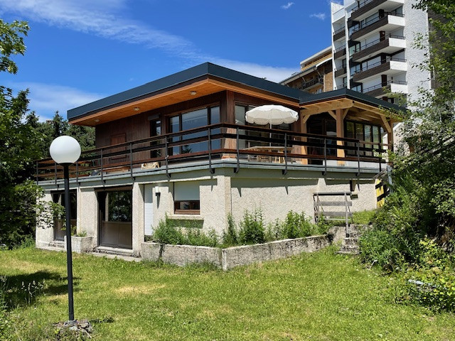 Chamrousse réservation location chalet 6 pièces, 9 personnes 180m² Le chalet Colas station ski montagne grenoble isère alpes France