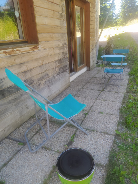 exterieur-terrasse-2pc4-arolles-b13-chamrousse