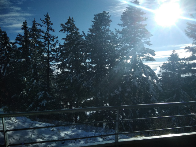 exterieur-vue-balcon-2pc6-l-ecrin-des-neiges-chamrousse