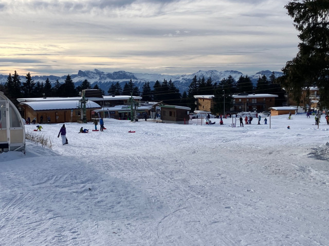Extérieur vue de l'Aster Chamrousse - © DR Chamrousse réservation location appartement 1 pièces 4 personnes 25m² L'Aster A16 station ski montagne grenoble isère alpes France