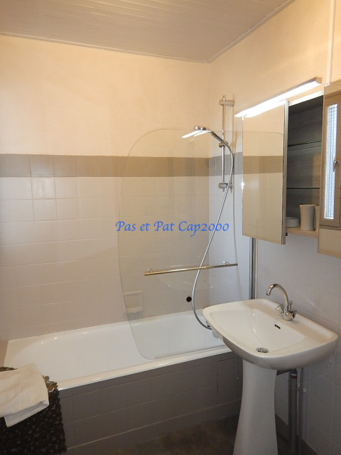 Intérieur 2 salle de bain Cap2000 201 Chamrousse