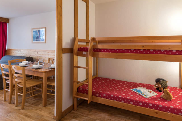 Intérieur cabine 2 lits superposés appartement 2P6 PMR Bachat Chamrousse Intérieur cabine 2 lits superposés appartement 2P6 PMR Bachat Chamrousse