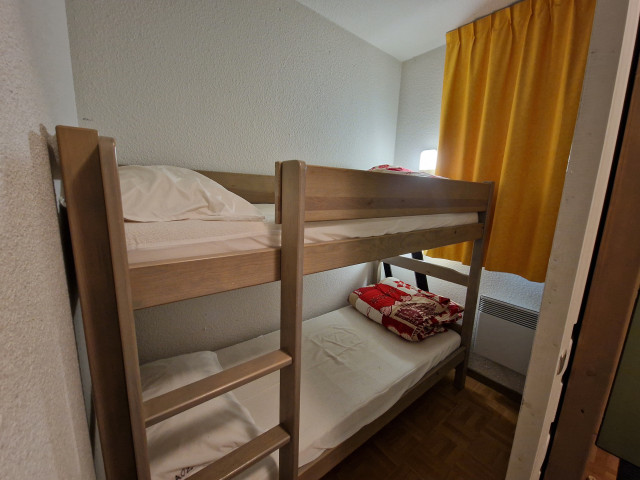 interieur-cabine-double-2pc6-l-ecrin-des-neiges-chamrousse