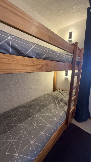 Intérieur cabine lits superposés studio Vernon 704 Chamrousse Intérieur cabine lits superposés studio Vernon 704 Chamrousse