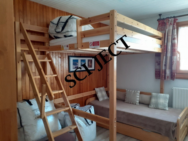 interieur-chambre-2-lits-superposes-avec-canape-double-le-cap-2000-506-chamrousse-6306720