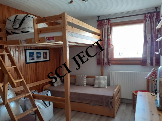 interieur-chambre-2-lits-superposes-avec-canapes-double-le-cap-2000-506-chamrousse-2-6306721