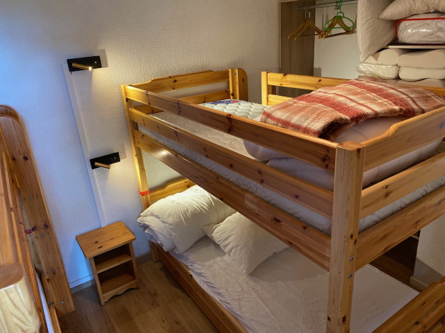 Intérieur chambre 4 lits superposées Les Vans 15 Chamrousse