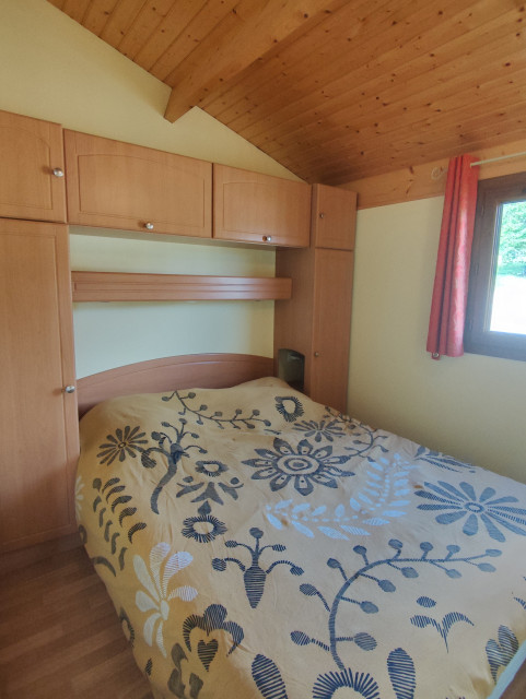 Intérieur chambre double chalet des cimes n°15 Chamrousse Intérieur chambre double chalet des cimes n°15 Chamrousse