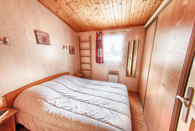 Intérieur chambre double Le Chalet des Cimes 19 Chamrousse