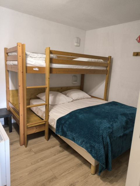 Chamrousse réservation location appartement 3 pièces 6 personnes 36m² Les Sorbier C02 station ski montagne grenoble isère alpes France