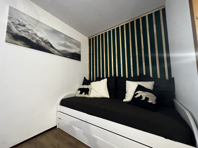 Intérieur chambre lit gigogne Edelweiss 113 Chamrousse - © DR Chamrousse réservation location appartement 2 pièces 4 personnes 35m² Edelweiss 113 station ski montagne grenoble isère alpes France