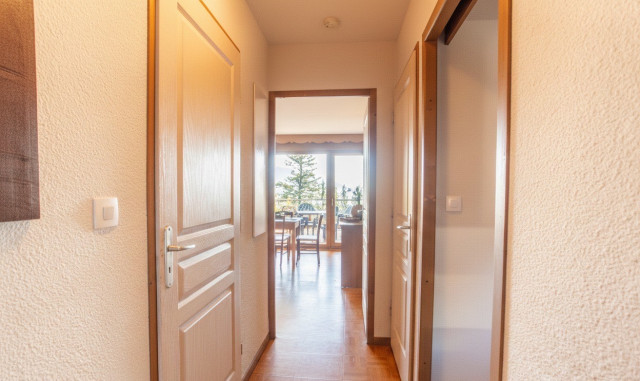 Intérieur couloir l'Ecrin des neiges B12