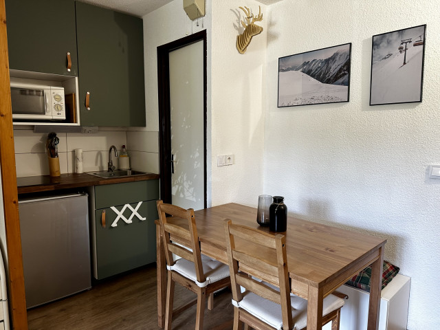 Intérieur cuisine Edelweiss 113 Chamrousse - © DR Chamrousse réservation location appartement 2 pièces 4 personnes 35m² Edelweiss 113 station ski montagne grenoble isère alpes France