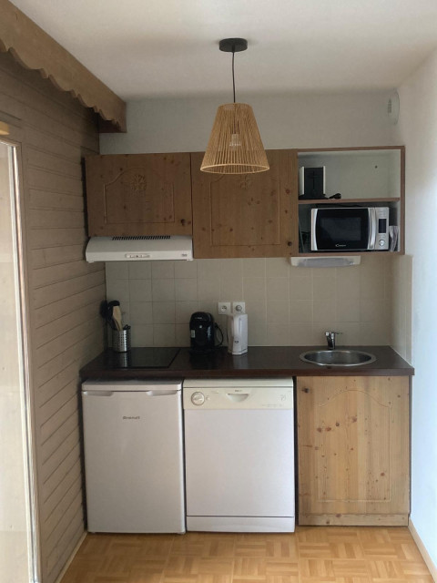 Intérieur cuisine L'Ecrin des neiges B12 Chamrousse