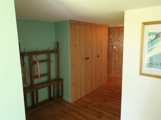 Intérieur entrée du Chalet la Perchette Chamrousse