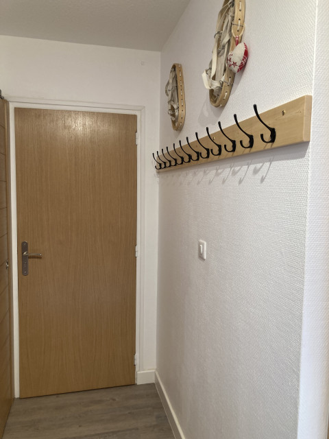 Intérieur entrée Les vans 1 Chamrousse