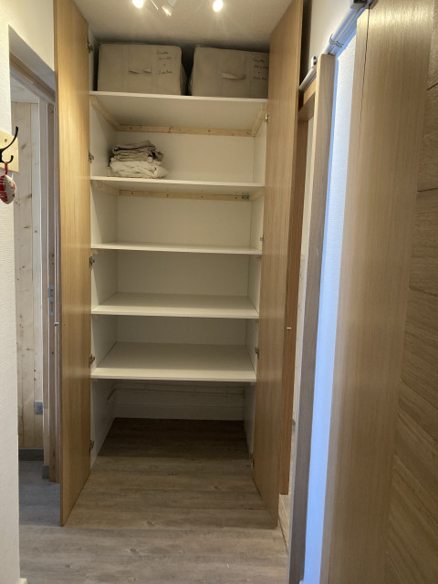 Intérieur placard Les vans 1 Chamrousse