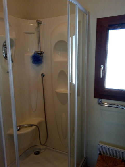 Intérieur salle de bain 3P6 chalet des cimes 3 Chamrousse