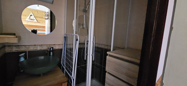 interieur-salle-de-bain-douche-studiopc4-edelweiss-616-chamrousse