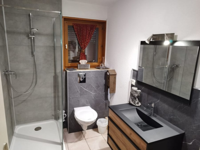 Intérieur salle de bain l'Etape de Fanfoué Chamrousse