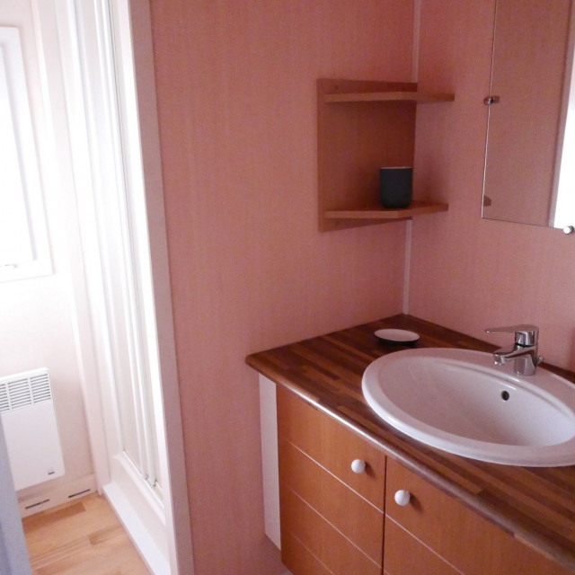 Intérieur salle de bain Le Chalet des Cimes 9 Chamrousse