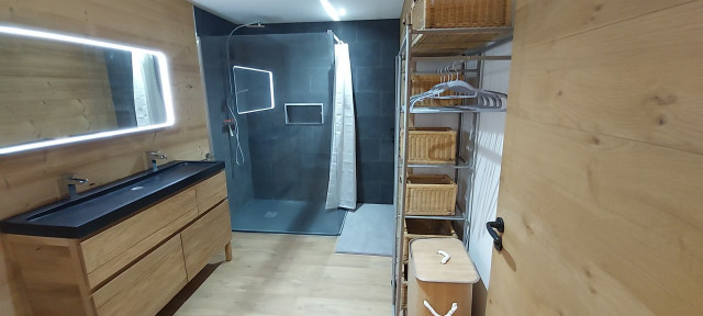 Intérieur salle de bain Le Joyau de l'Hermine Chamrousse 3