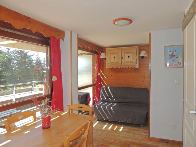 Intérieur salon séjour L'AsterA16 Chamrousse - © DR Chamrousse réservation location appartement 1 pièces 4 personnes 25m² L'Aster A16 station ski montagne grenoble isère alpes France