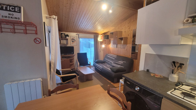 Intérieur salon séjour Le Chalet des Cimes 38 Chamrousse