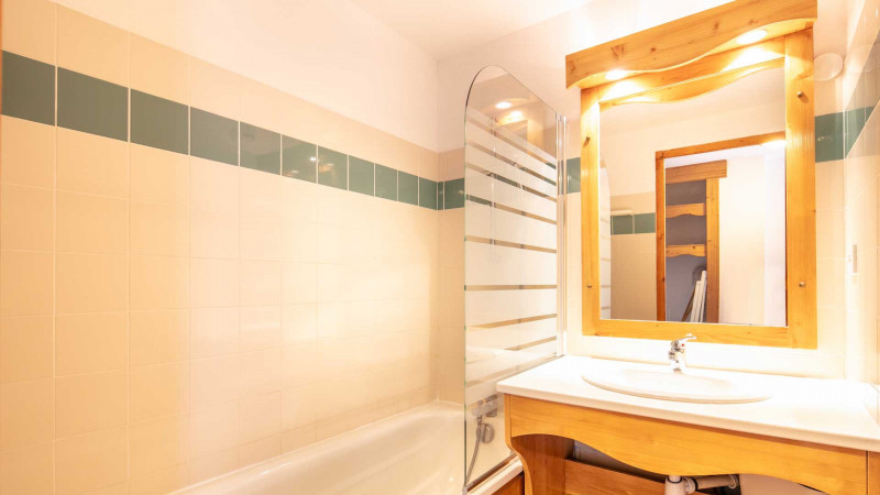 Lesvillagesdubachat-D31Silenes_01