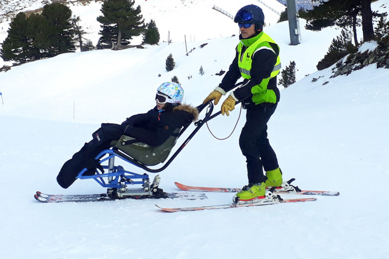 Para-skiing lessons / sports school Chamrousse