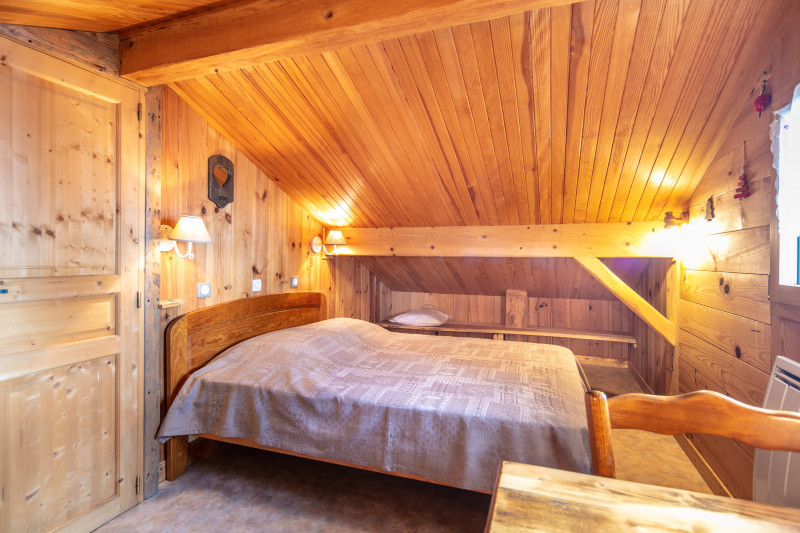 5db068ba13389654911948ea-chamrousse-05-2640350