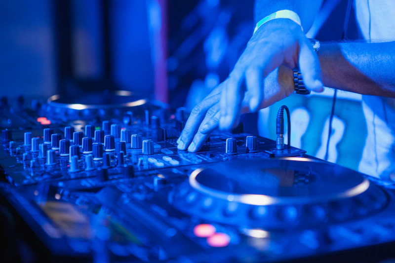 Soirée DJ Chamrousse