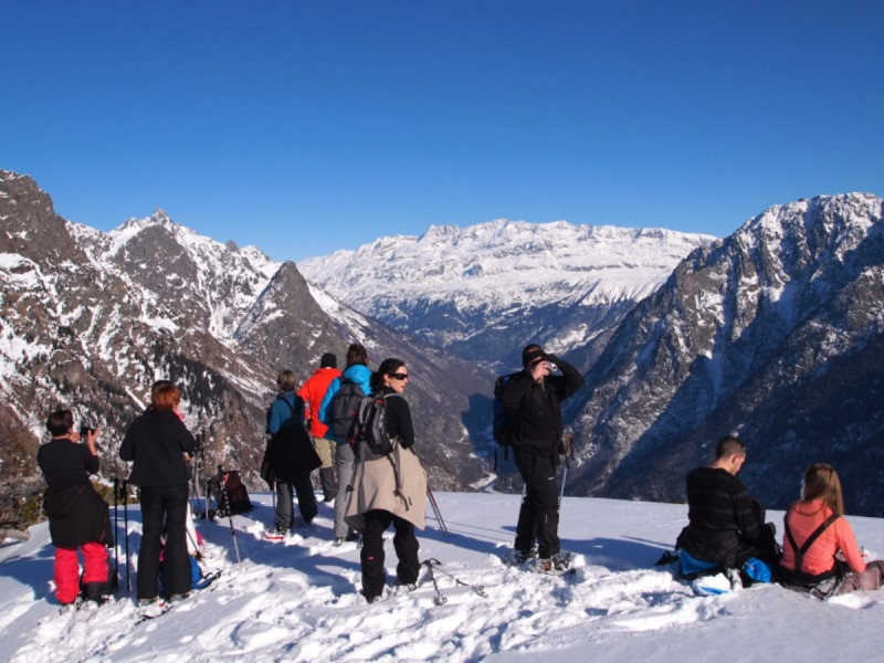Chamrousse ''Bureau des Guides et Accompagnateurs'' snowshoes outing