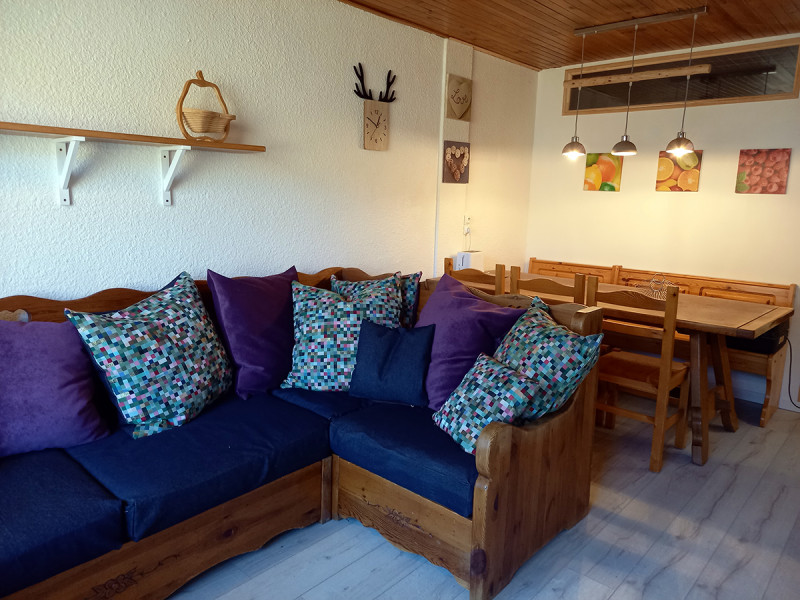 Chamrousse réservation location chalet 3 pièces, 6 personnes 46m² Le centre commercial 113 station ski montagne grenoble isère alpes France