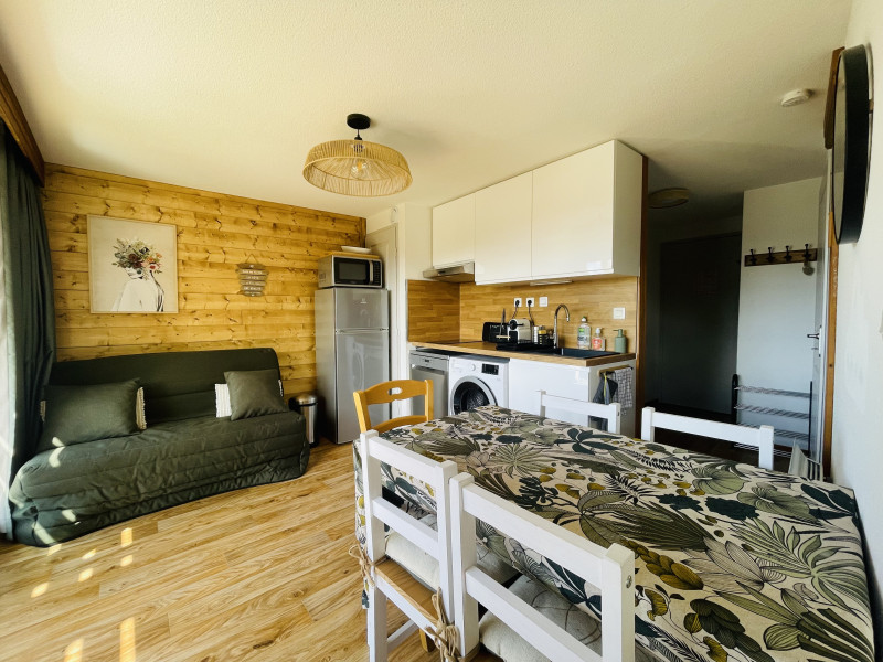 Chamrousse réservation location appartement 3 pièces 6 personnes 36m² Les Sorbier C22 station ski montagne grenoble isère alpes France