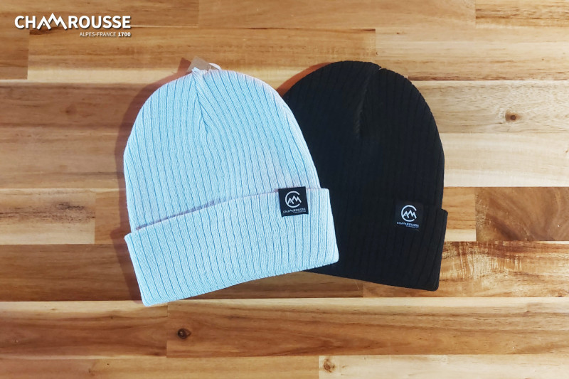 Chamrousse bonnet bleu noir logo icotype boutique souvenir cadeau station ski montagne grenoble isère alpes france